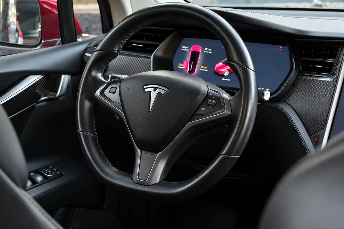 Tesla Model X AT 4WD (562 حصان) - 9