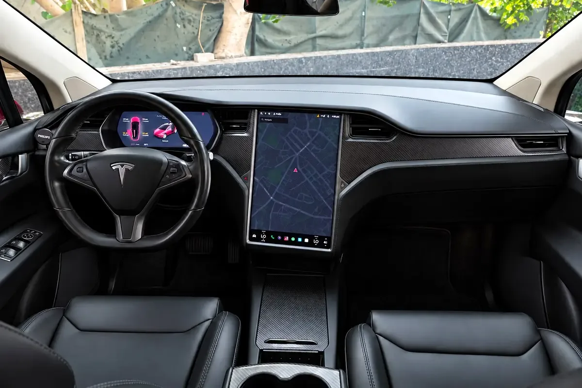 Tesla Model X AT 4WD (562 حصان) - 13