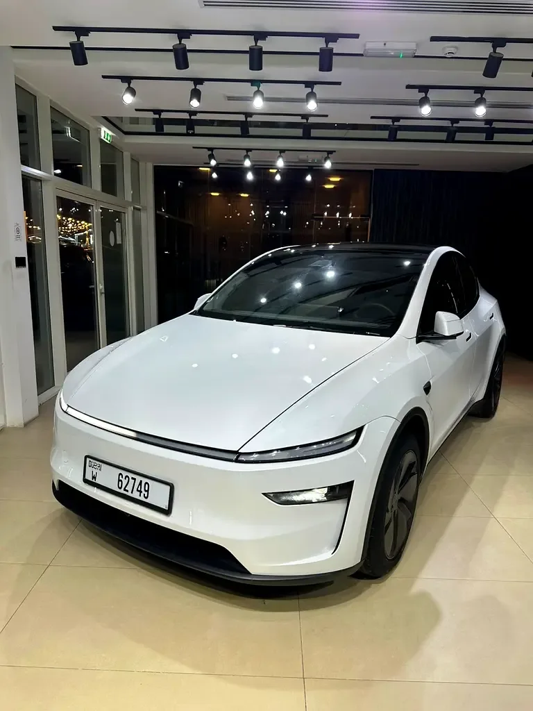 Tesla Model Y AT (264 حصان) - 2