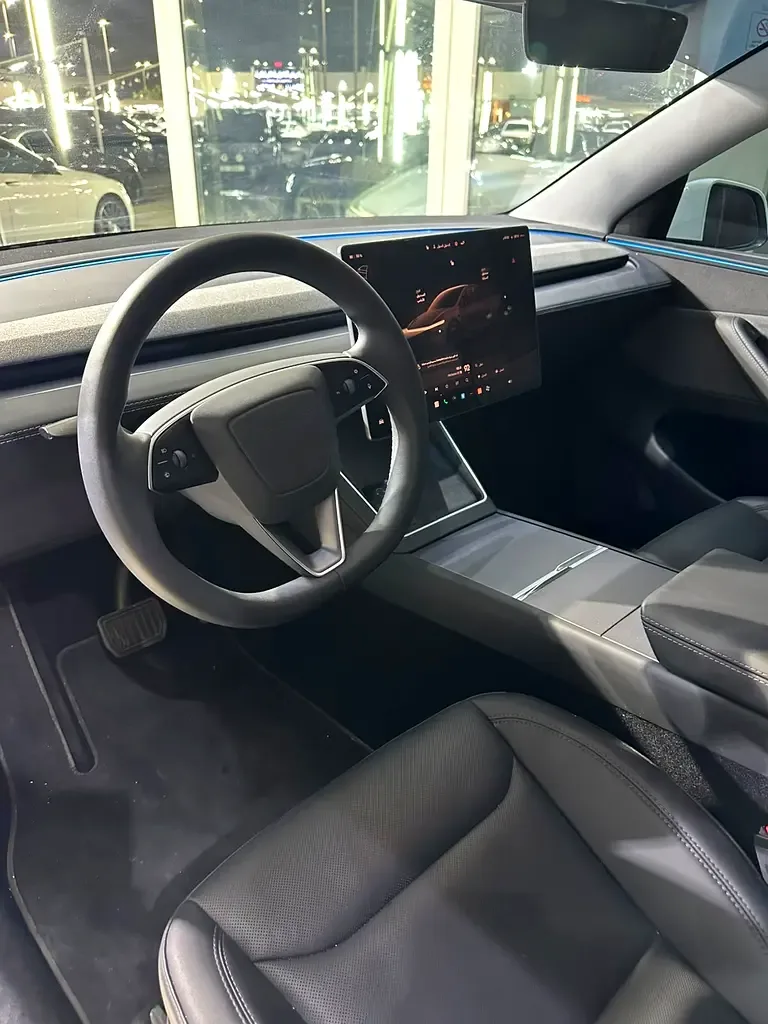 Tesla Model Y AT (264 حصان) - 8