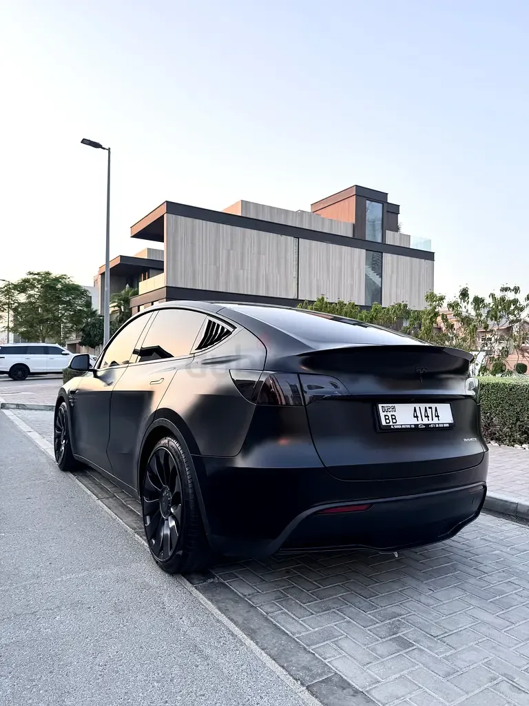 Tesla Model Y AT (271 حصان) - 2
