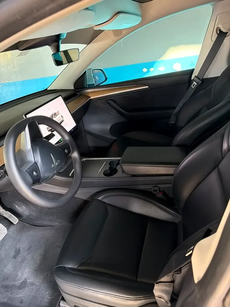 Tesla Model Y AT (271 hp) - 7