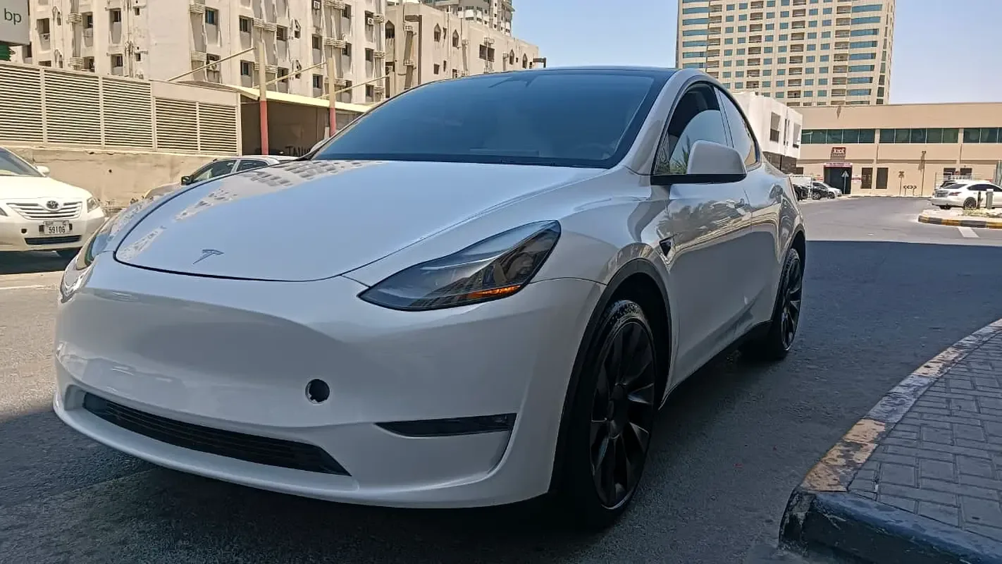 Tesla Model Y AT (299 hp) - 3
