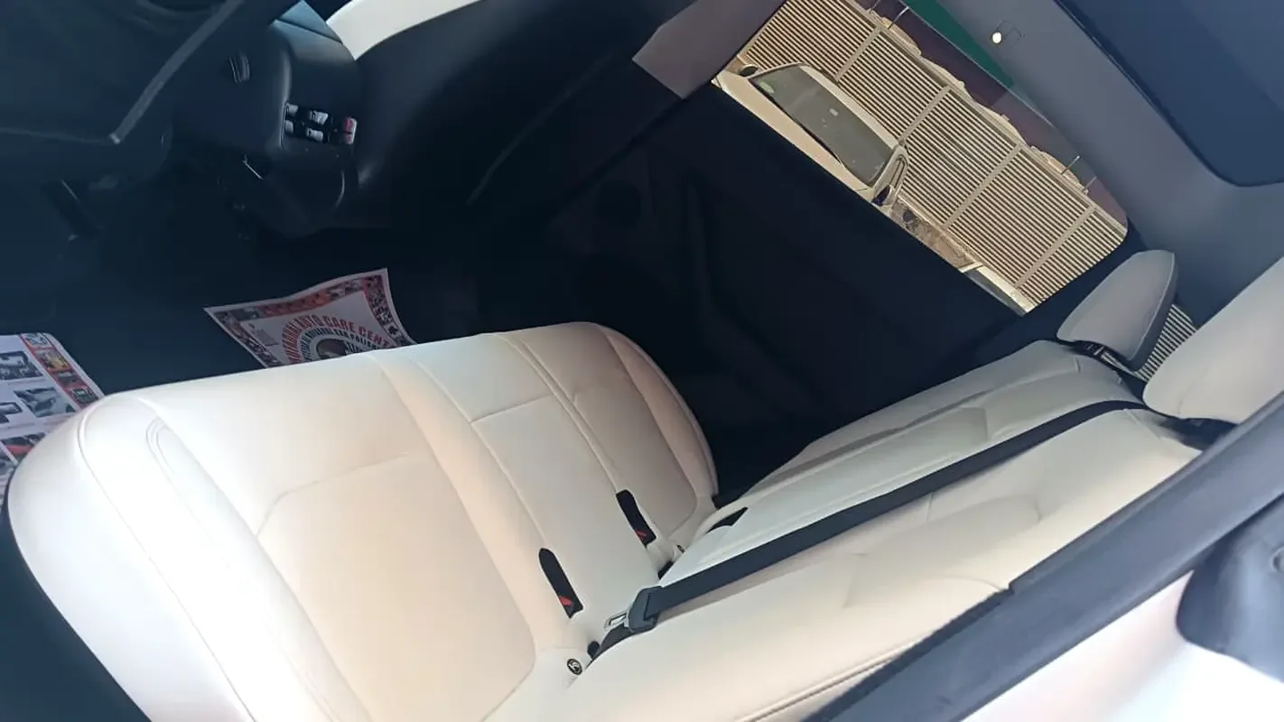Tesla Model Y AT (299 hp) - 8
