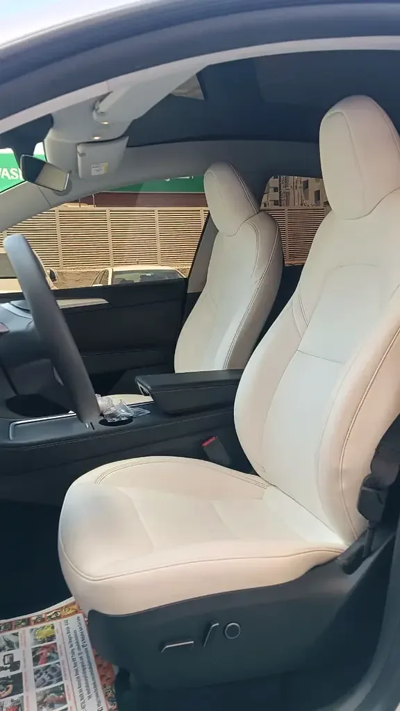 Tesla Model Y AT (299 hp) - 7