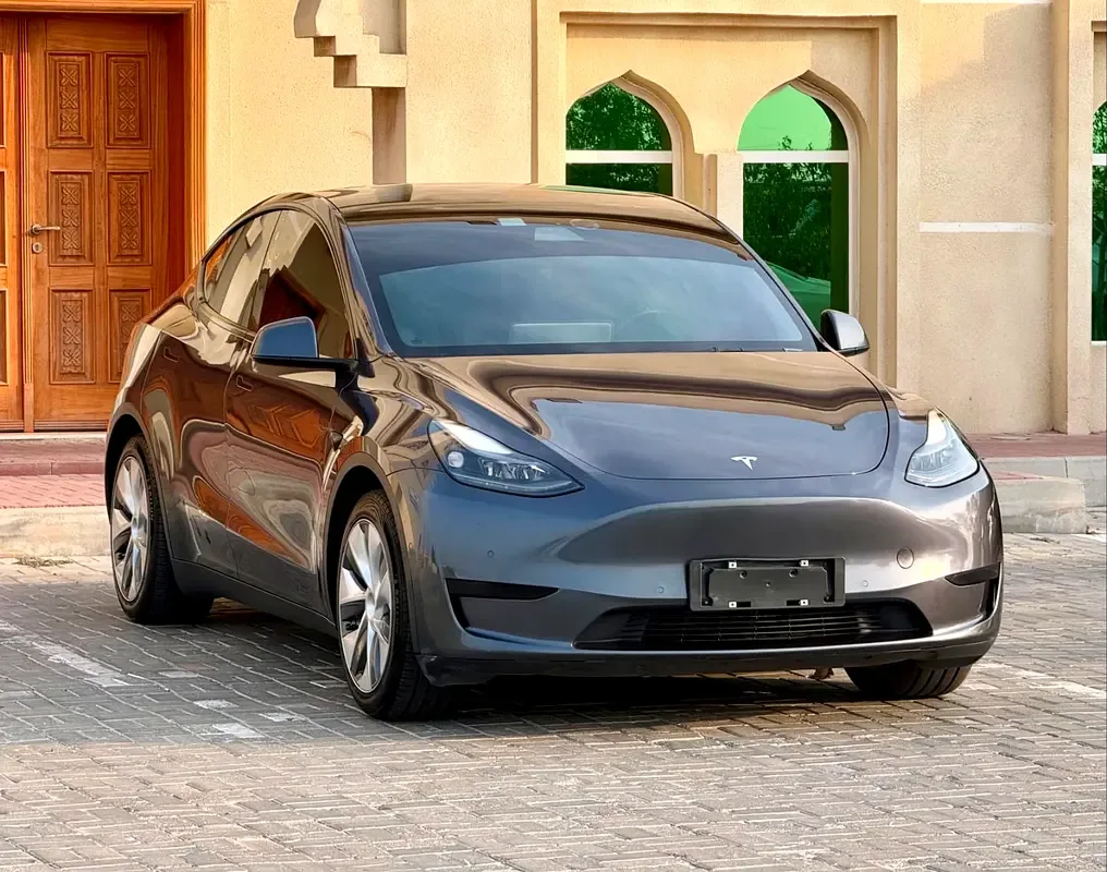 Tesla Model Y AT (299 hp)