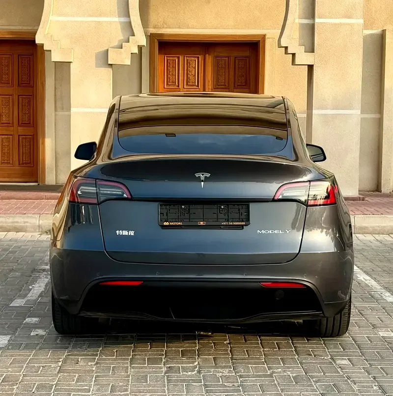 Tesla Model Y AT (299 hp) - 4