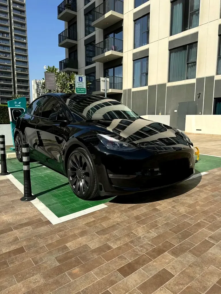 Tesla Model Y AT (299 حصان) - 4
