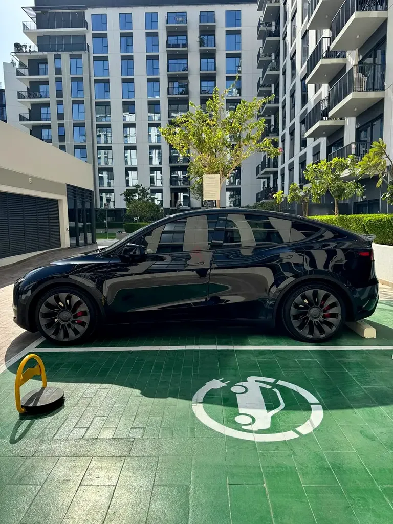 Tesla Model Y AT (299 حصان) - 6