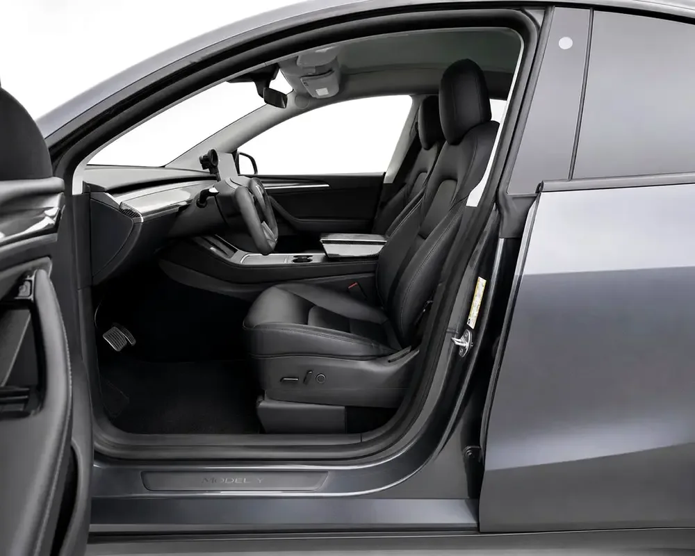 Tesla Model Y AT 4WD (345 حصان) - 9