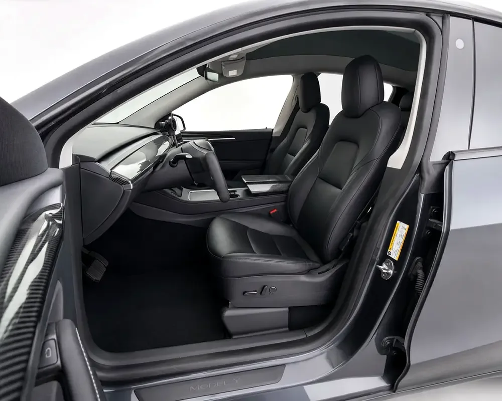 Tesla Model Y AT 4WD (345 حصان) - 8
