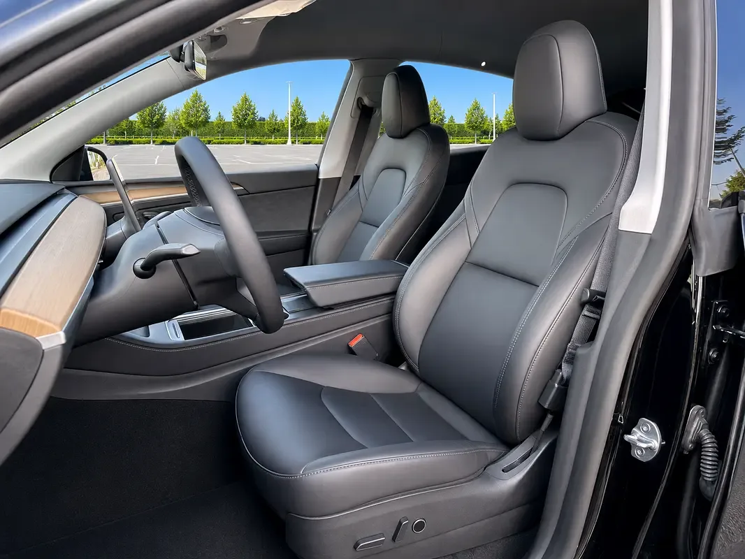 Tesla Model Y AT 4WD (345 hp) - 7