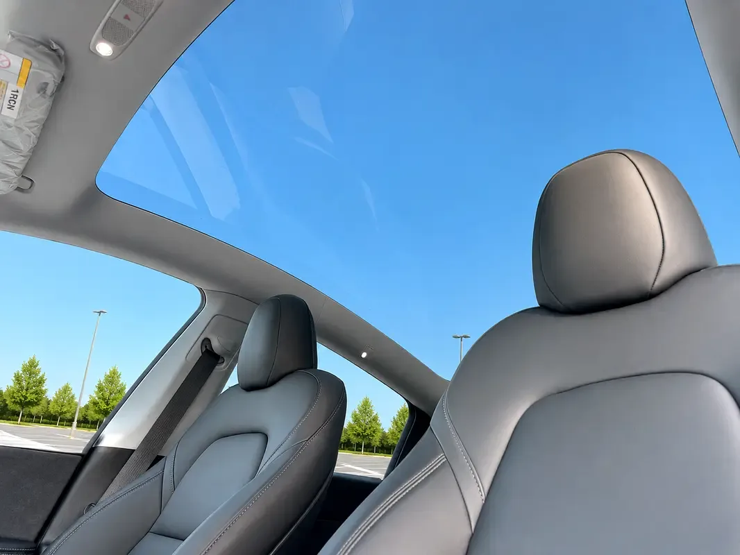 Tesla Model Y AT 4WD (345 hp) - 13