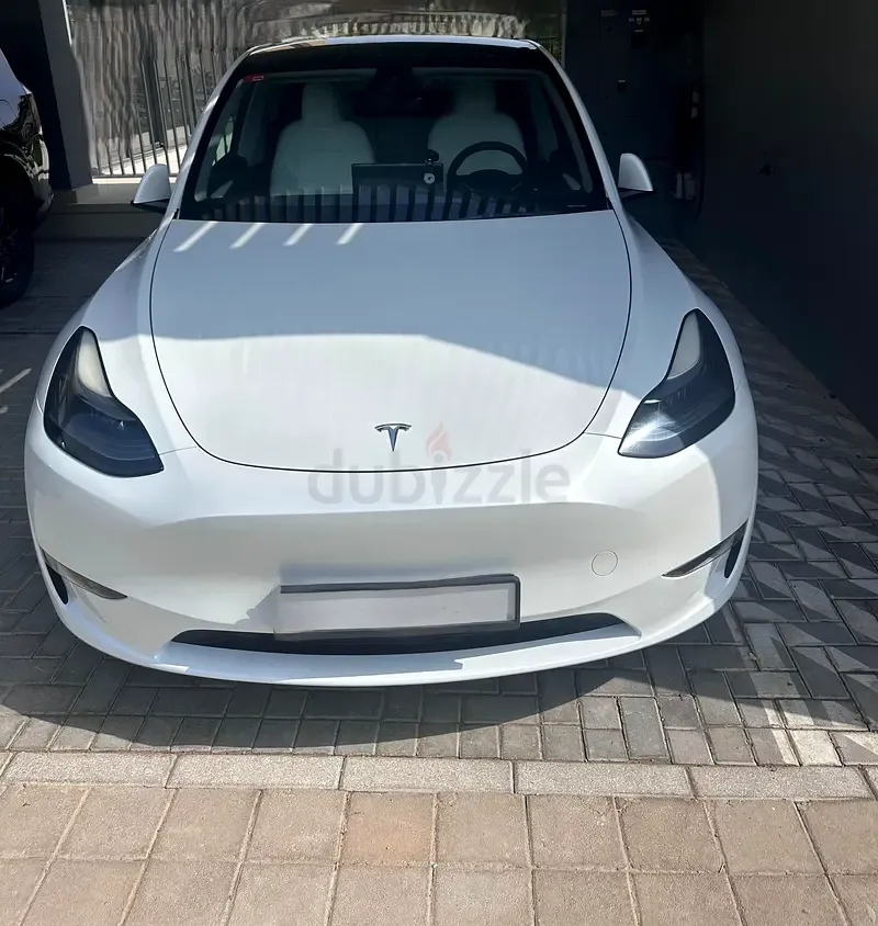 Tesla Model Y AT 4WD (345 حصان) - 2