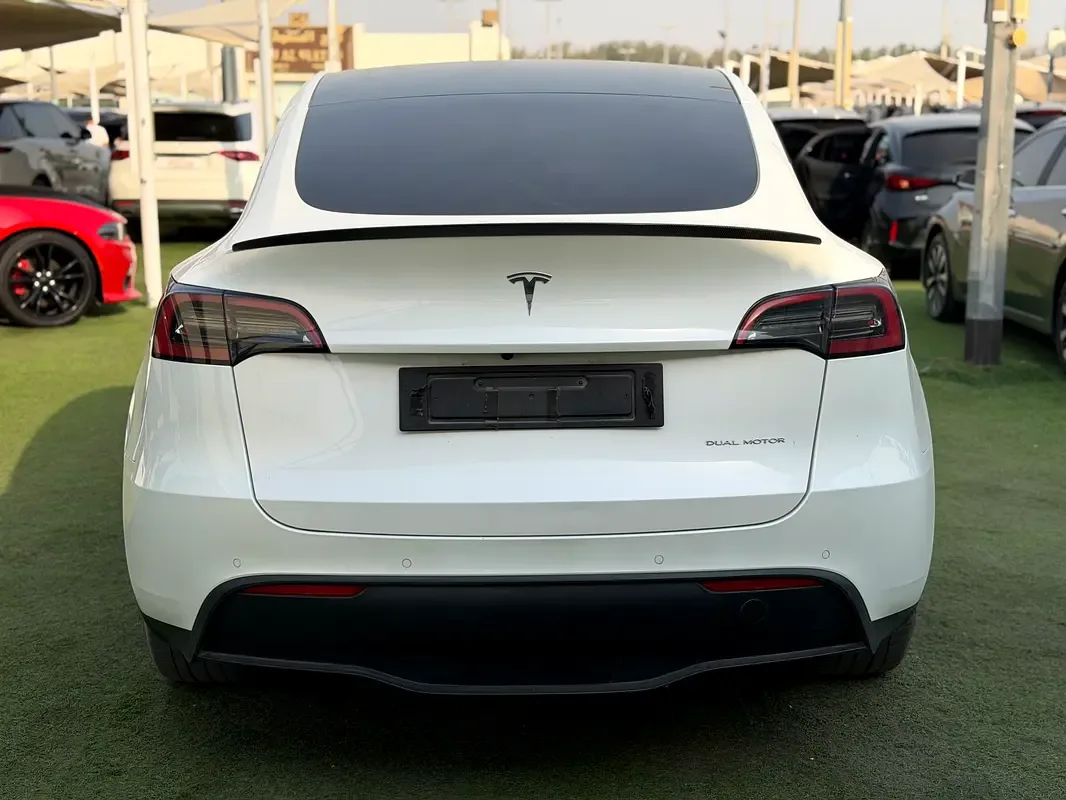 Tesla Model Y AT 4WD (534 حصان) - 4