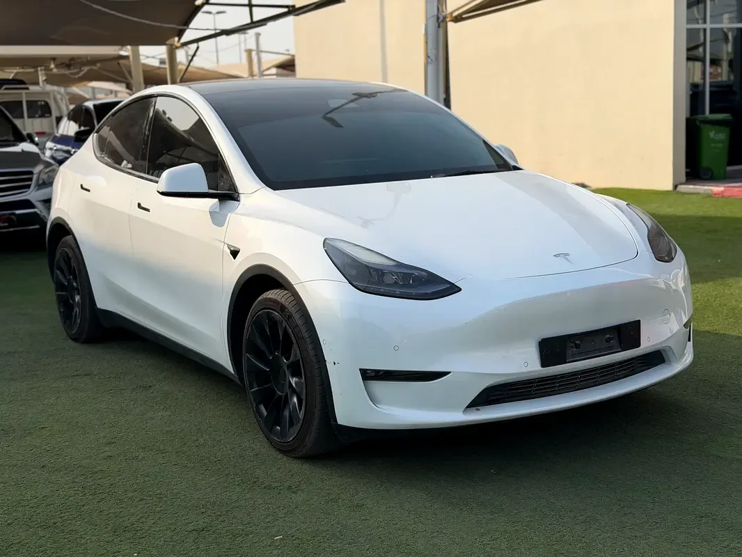 Tesla Model Y AT 4WD (534 حصان) - 2