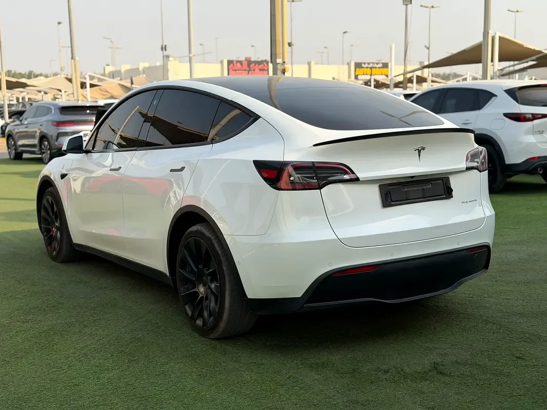 Tesla Model Y AT 4WD (534 حصان) - 6