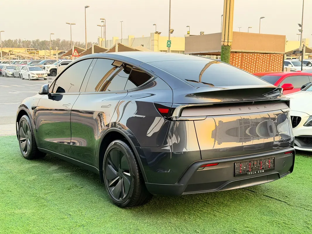 Tesla Model Y AT AWD (450 hp) - 5