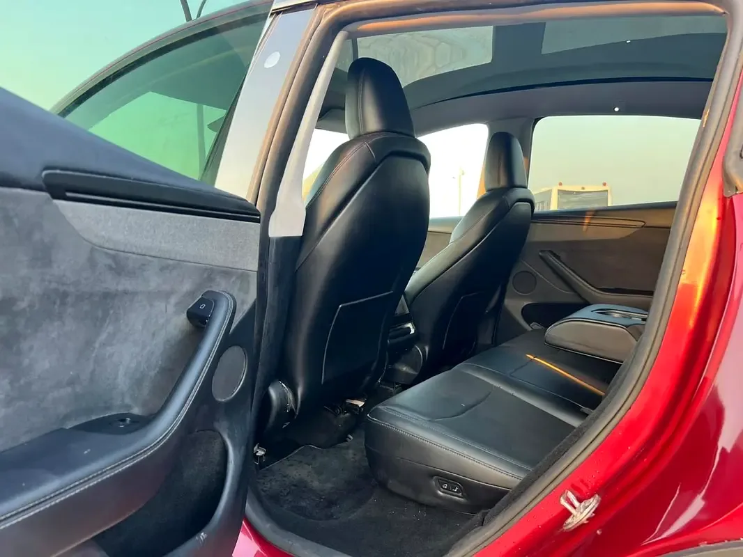 Tesla Model Y AT AWD (450 hp) - 8