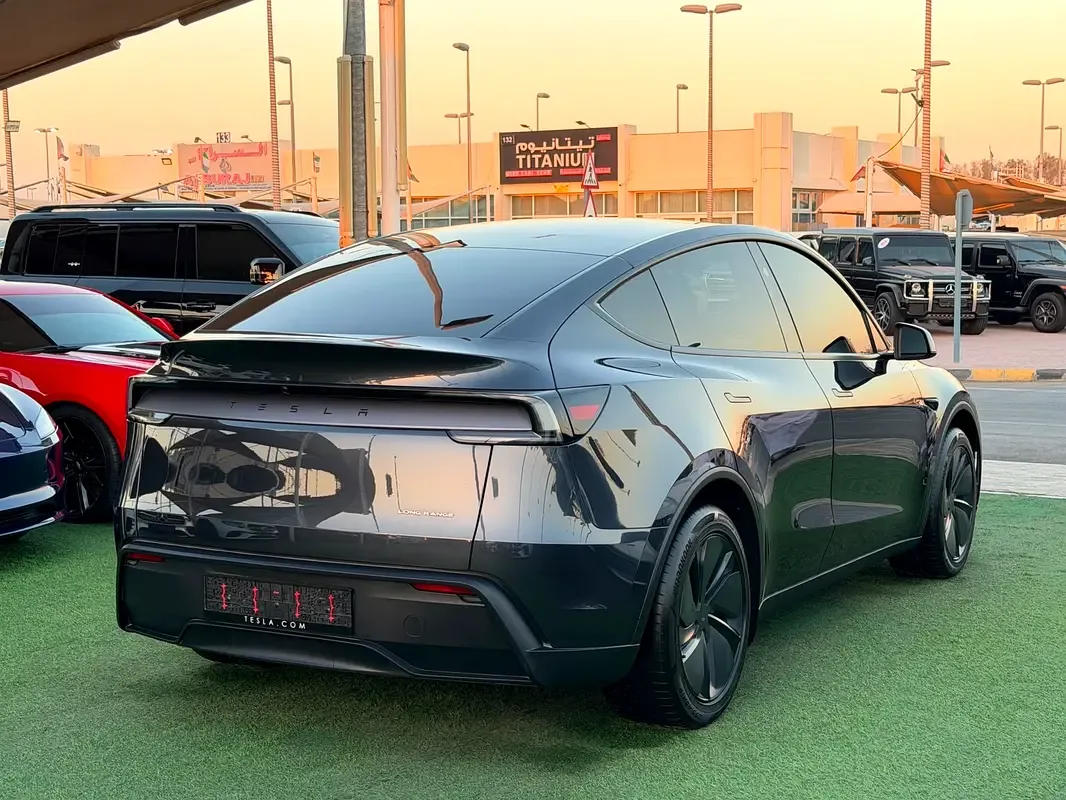 Tesla Model Y AT AWD (460 حصان) - 4