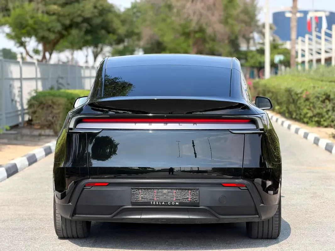 Tesla Model Y AT RWD (299 حصان) - 4