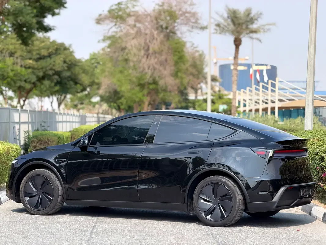Tesla Model Y AT RWD (299 حصان) - 5
