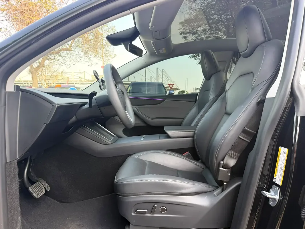 Tesla Model Y AT RWD (299 حصان) - 9
