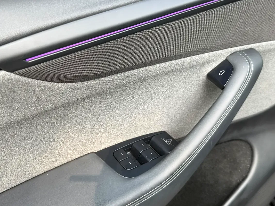 Tesla Model Y AT RWD (299 حصان) - 10