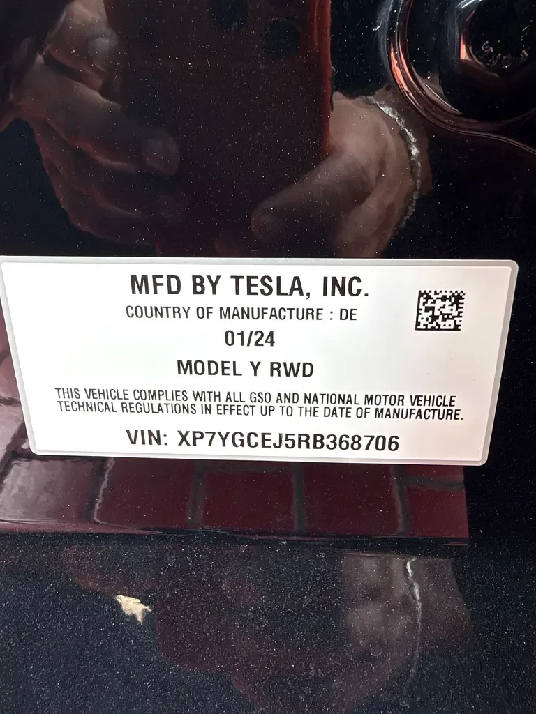 Tesla Model Y AT RWD (299 حصان) - 18