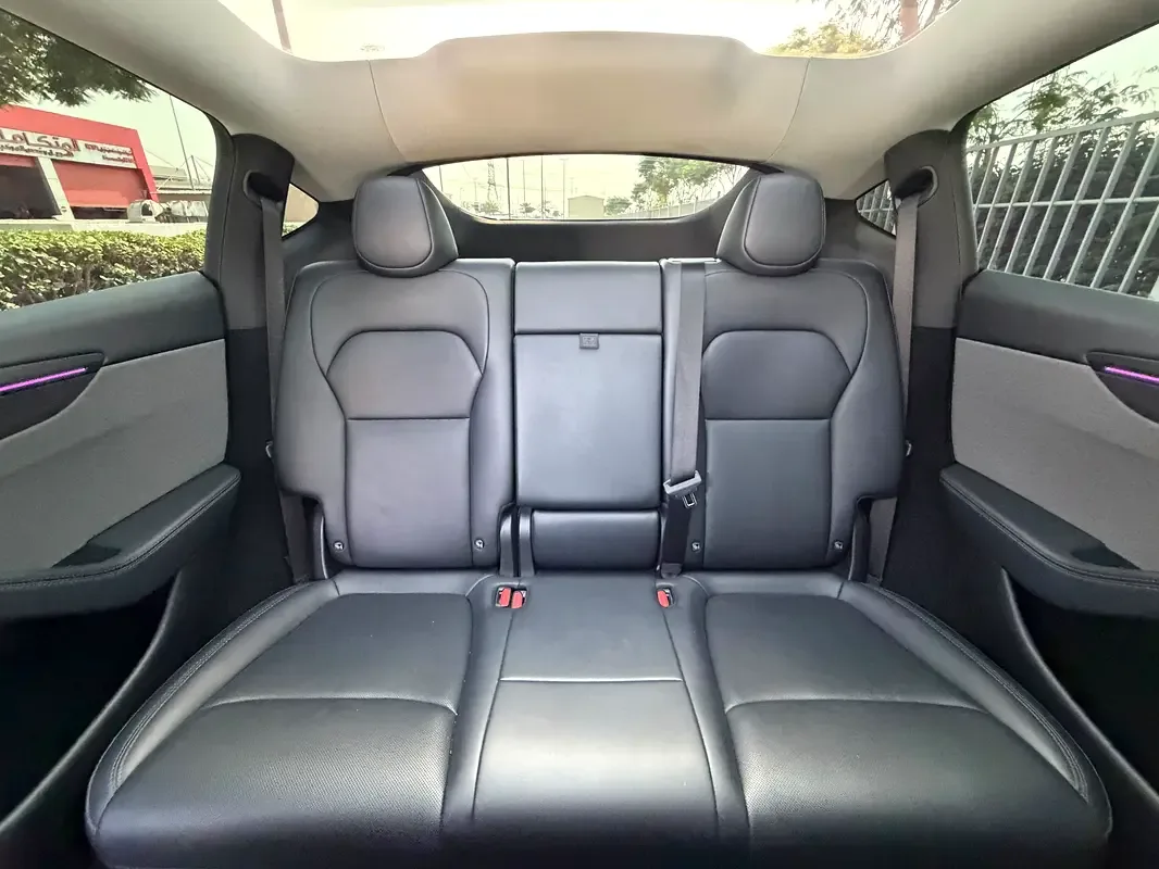 Tesla Model Y AT RWD (299 حصان) - 17