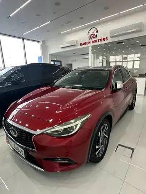 Infiniti Q30