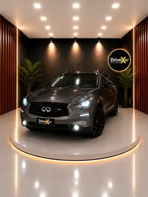 Infiniti QX70