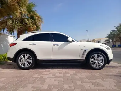 Infiniti QX70