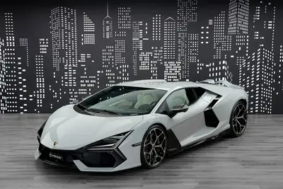 Lamborghini Revuelto