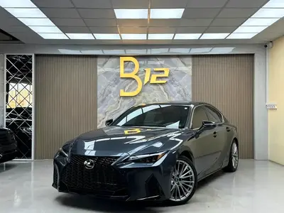 Lexus IS