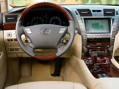 Lexus LS
