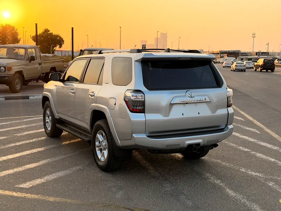 Toyota 4Runner 4.0 AT (273 حصان) - 3
