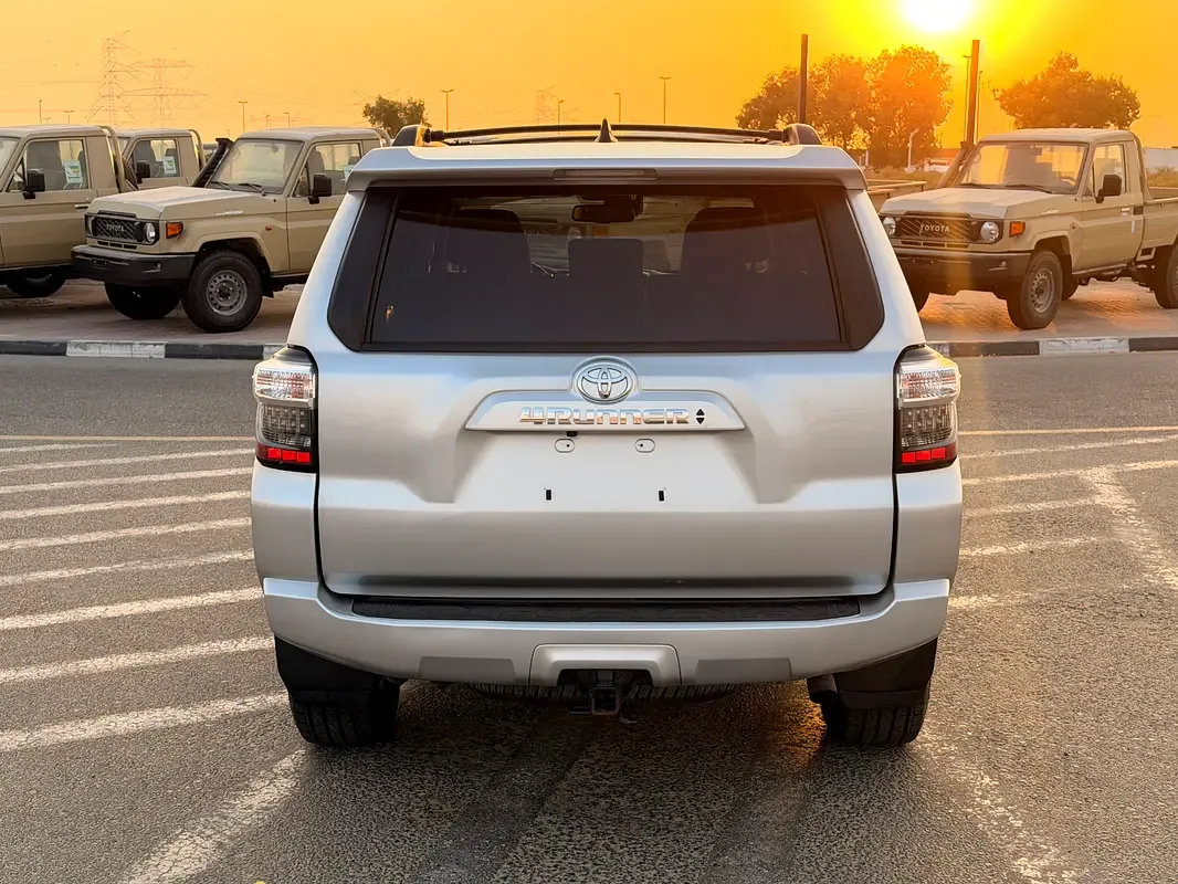 Toyota 4Runner 4.0 AT (273 حصان) - 5