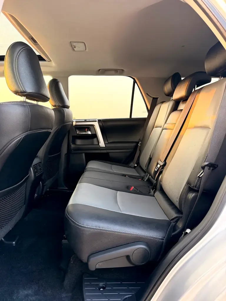 Toyota 4Runner 4.0 AT (273 حصان) - 11