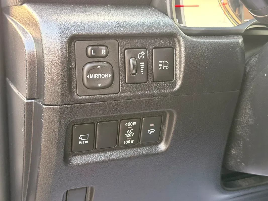 Toyota 4Runner 4.0 AT (273 حصان) - 12
