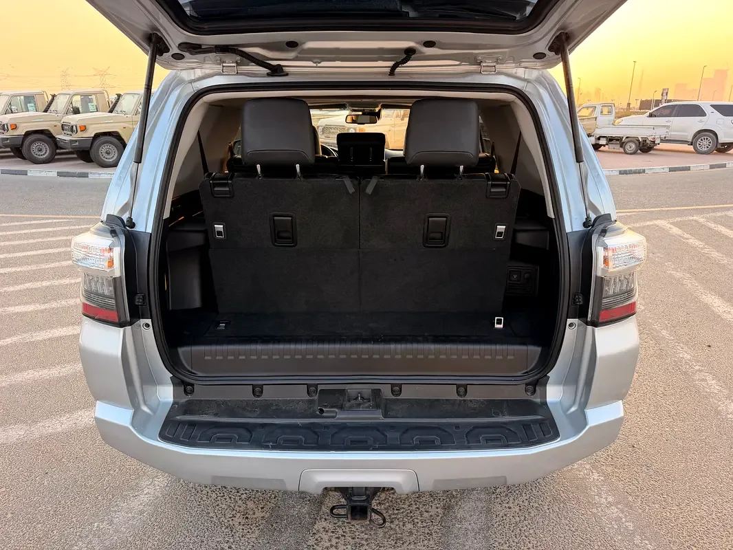 Toyota 4Runner 4.0 AT (273 حصان) - 16