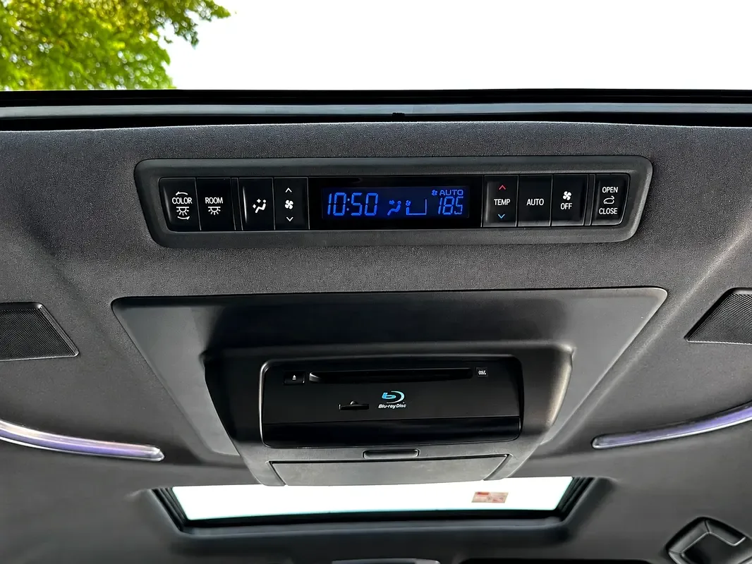 Toyota Alphard 3.5 AT AWD (300 حصان) - 10