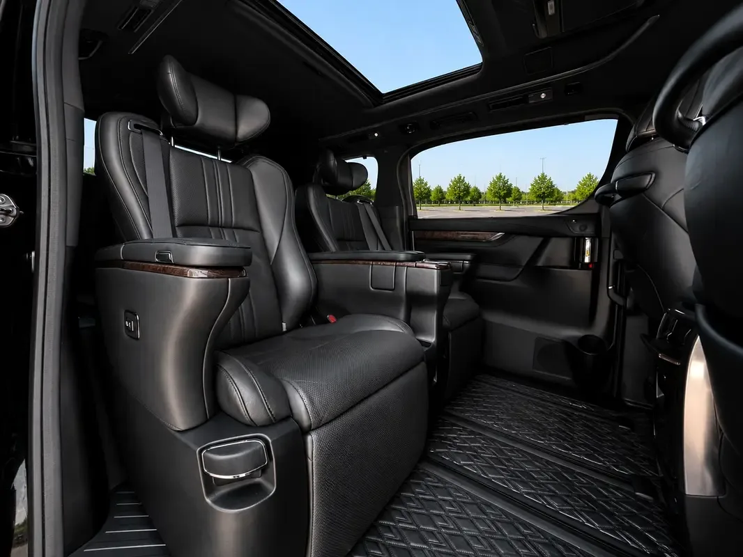 Toyota Alphard 3.5 AT AWD (300 حصان) - 17