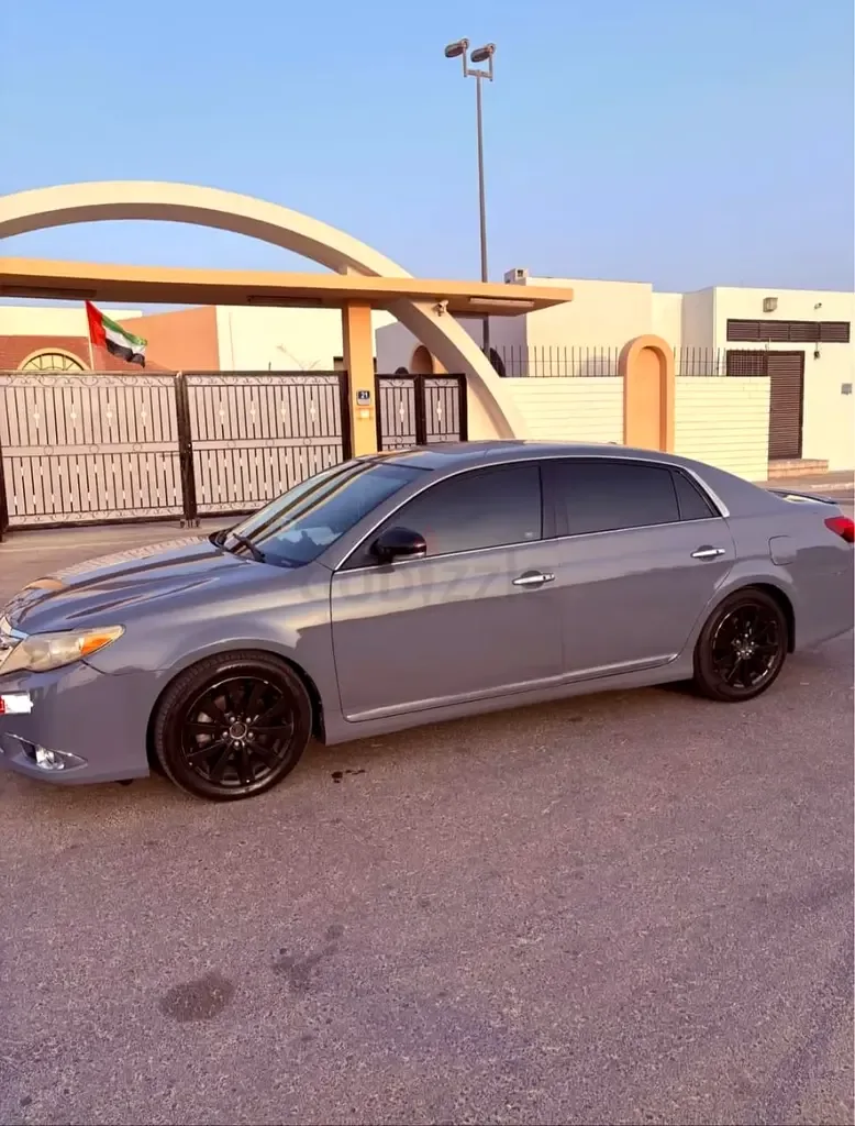Toyota Avalon 3.5 AT (272 حصان) - 3