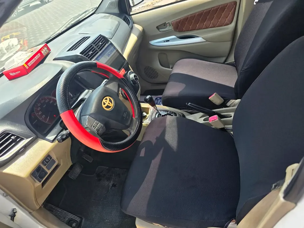 Toyota Avanza 1.5 AT RWD (102 hp) - 3
