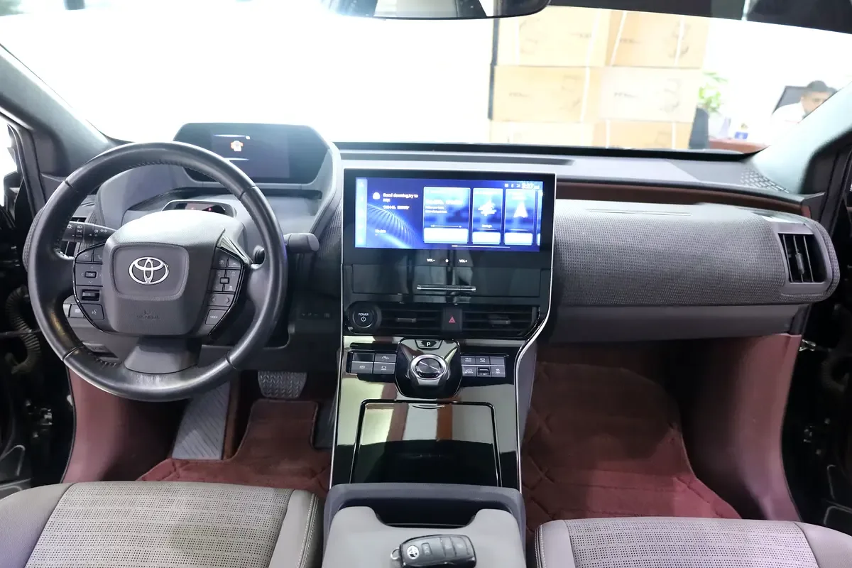Toyota bZ4X AT (204 hp) - 8
