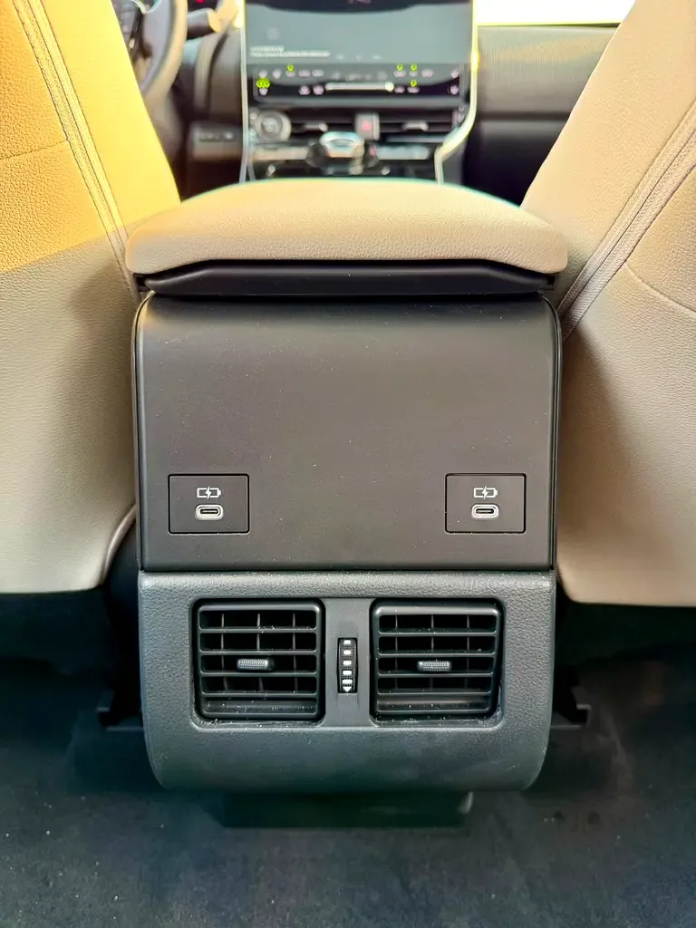Toyota bZ4X AT (224 حصان) - 13