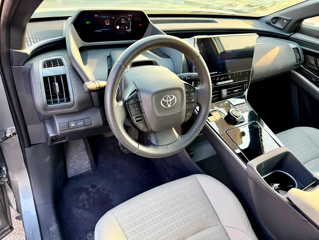 Toyota bZ4X AT (224 حصان) - 11