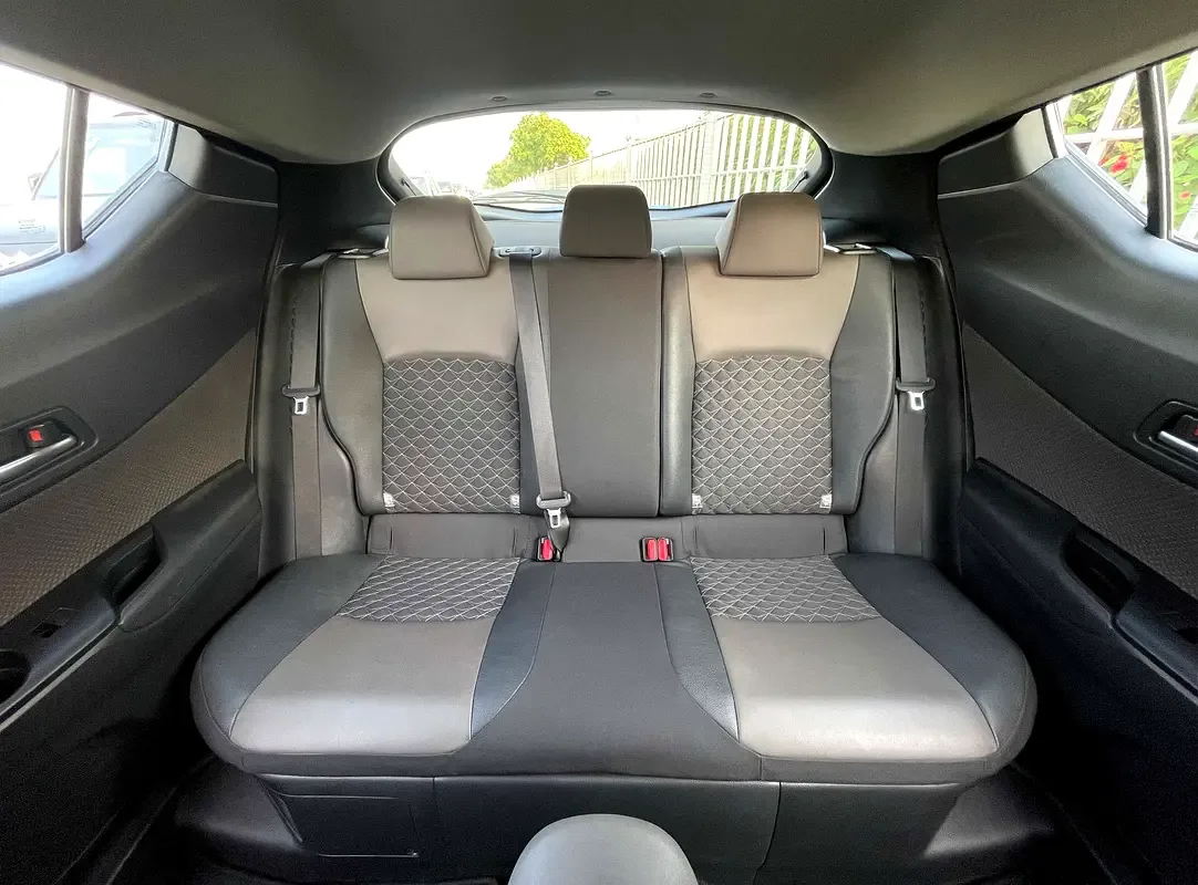 Toyota C-HR 1.8 AT (98 hp) - 10