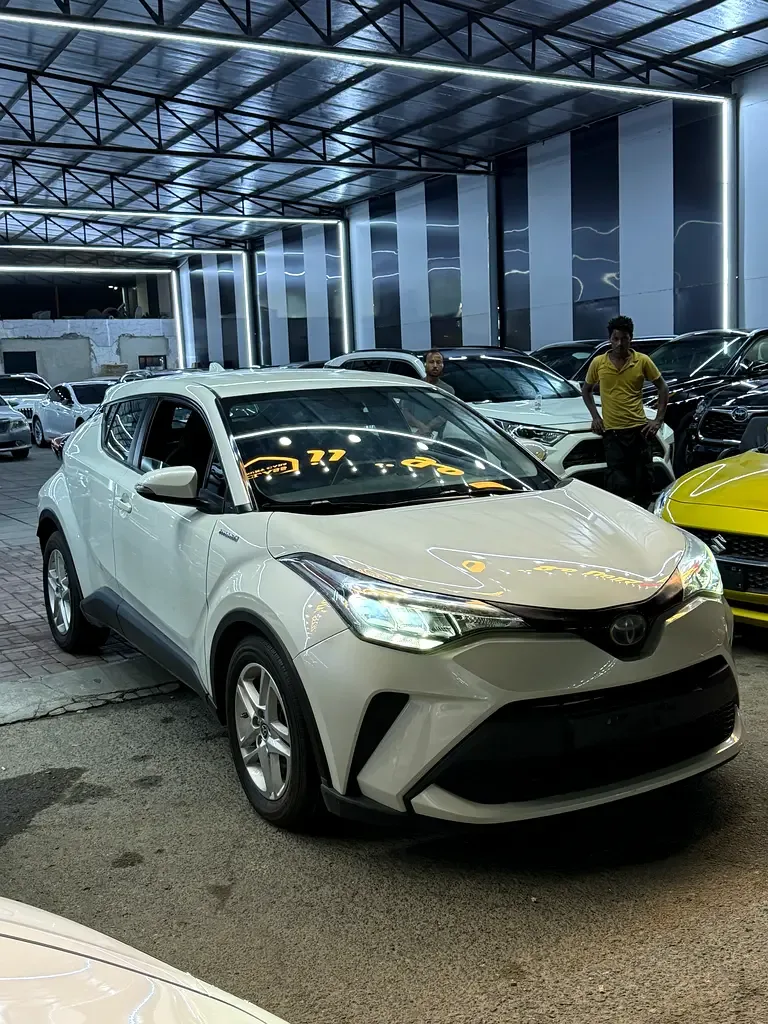 Toyota C-HR 1.8 CVT Hybrid (98 hp)